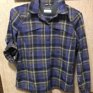*PLAID* Columbia Omni Shade Semi-Fitted Top